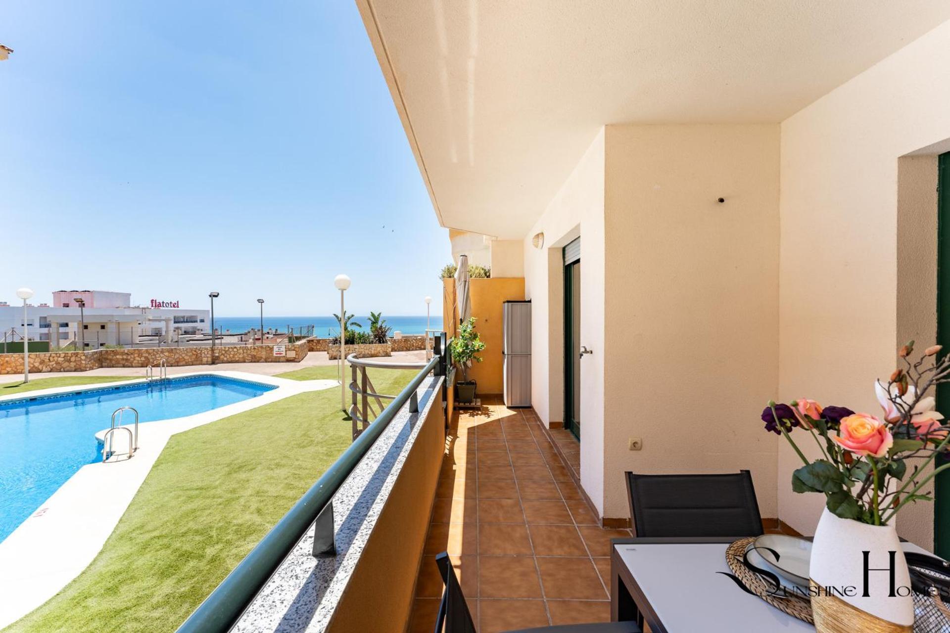 Elegant 2 Bed 2 Bath Apartment, Pool, Views, Parking Benalmádena