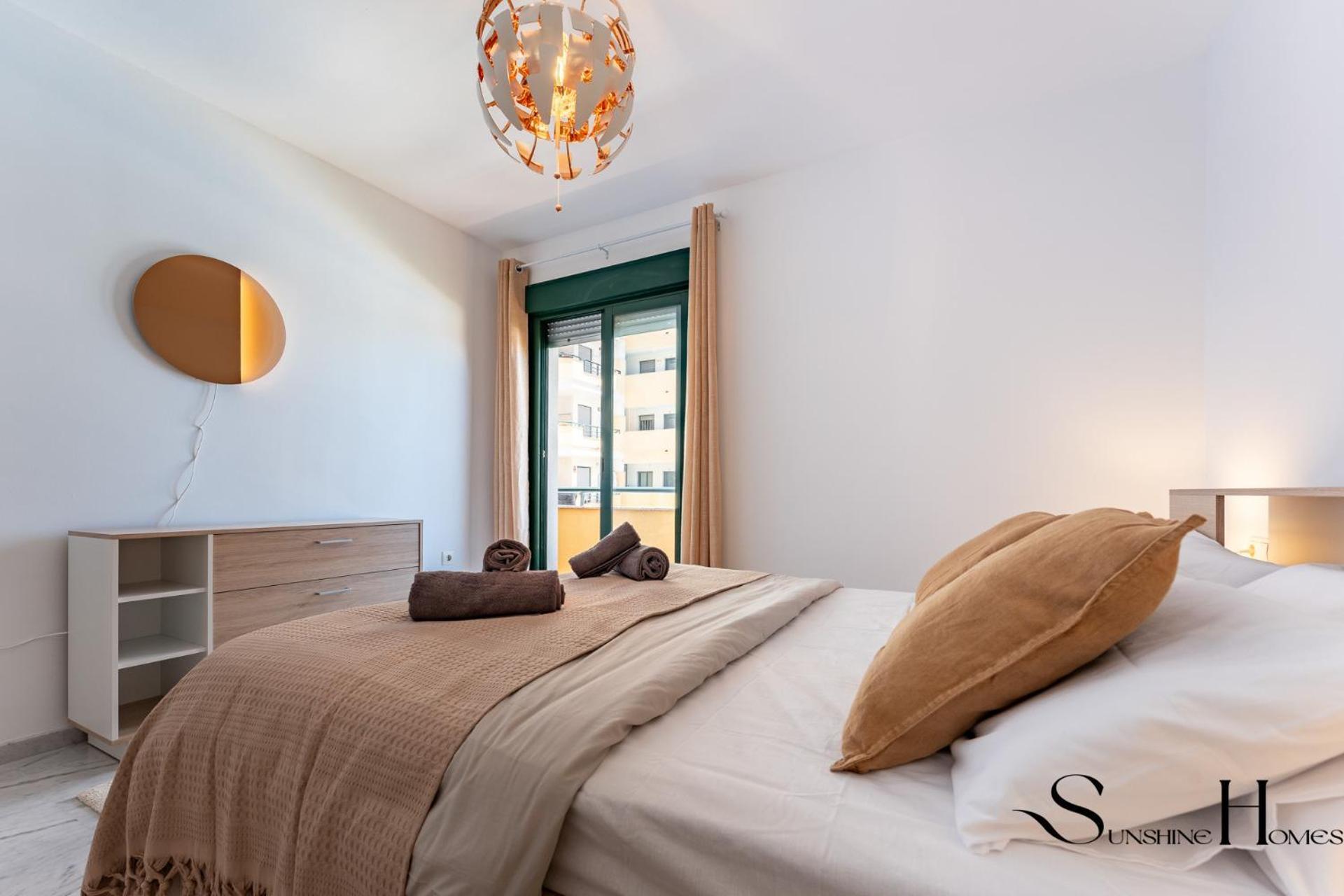 Appartement Elegant 2 Bed 2 Bath Apartment, Pool, Views, Parking *